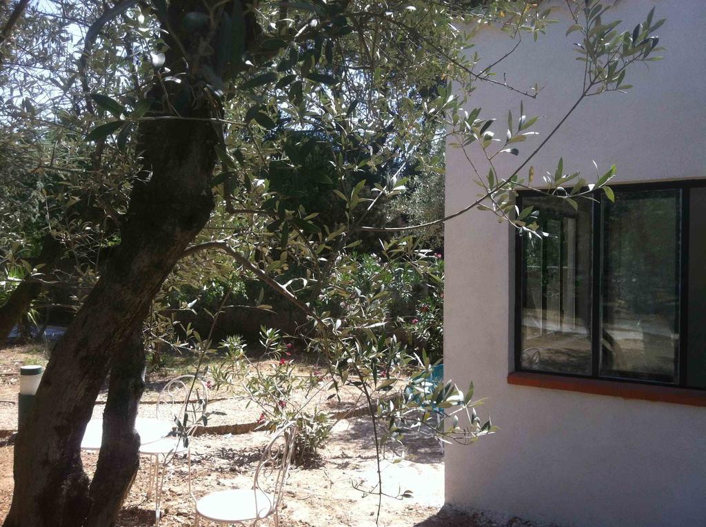 Du Cote De Chez Soi Hotell La Ciotat Rom bilde