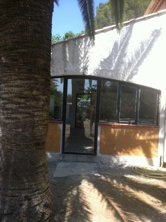 Du Cote De Chez Soi Hotell La Ciotat Rom bilde
