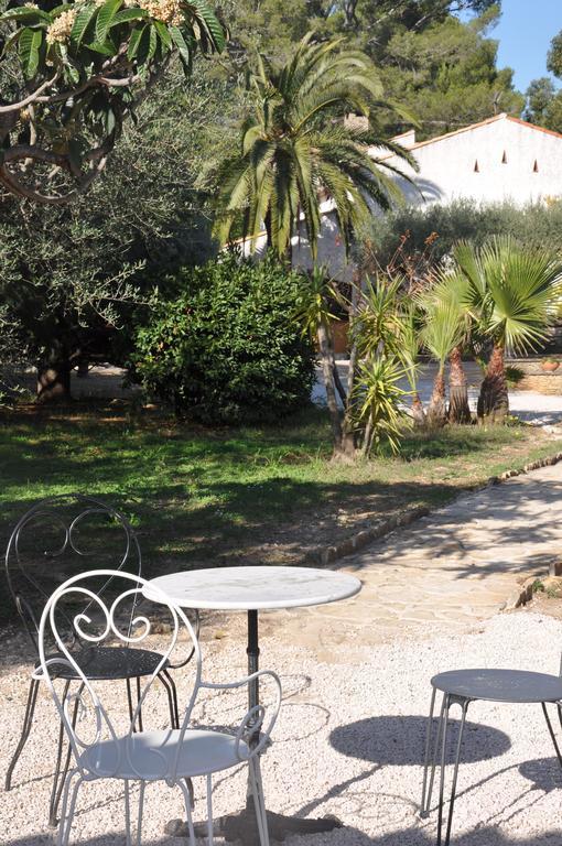 Du Cote De Chez Soi Hotell La Ciotat Rom bilde