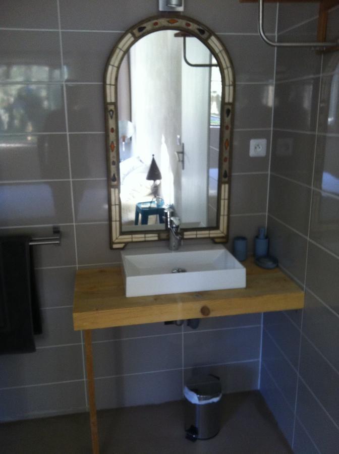 Du Cote De Chez Soi Hotell La Ciotat Rom bilde